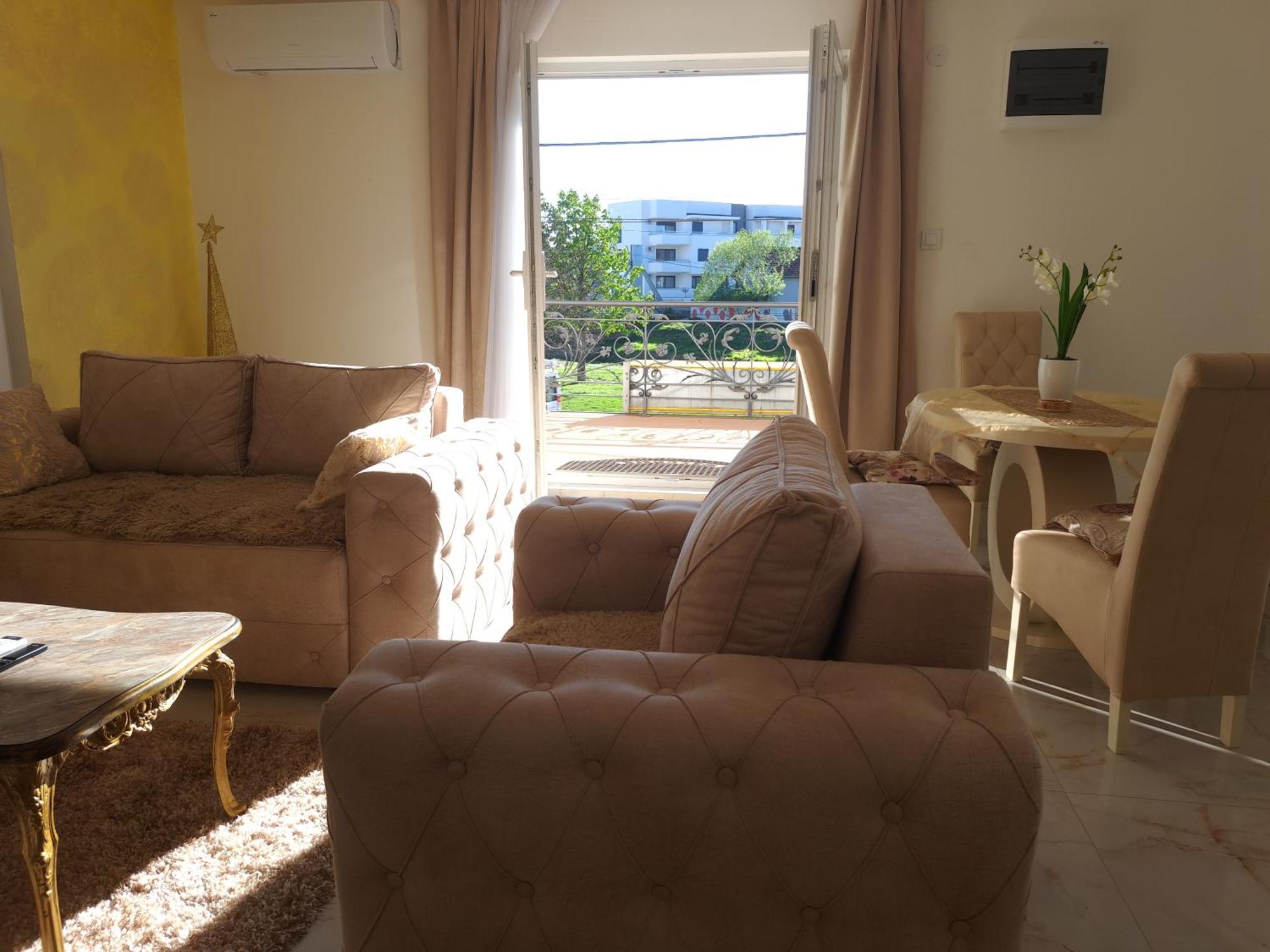Dina Lux Apartman Jagodina Eksteriør bilde