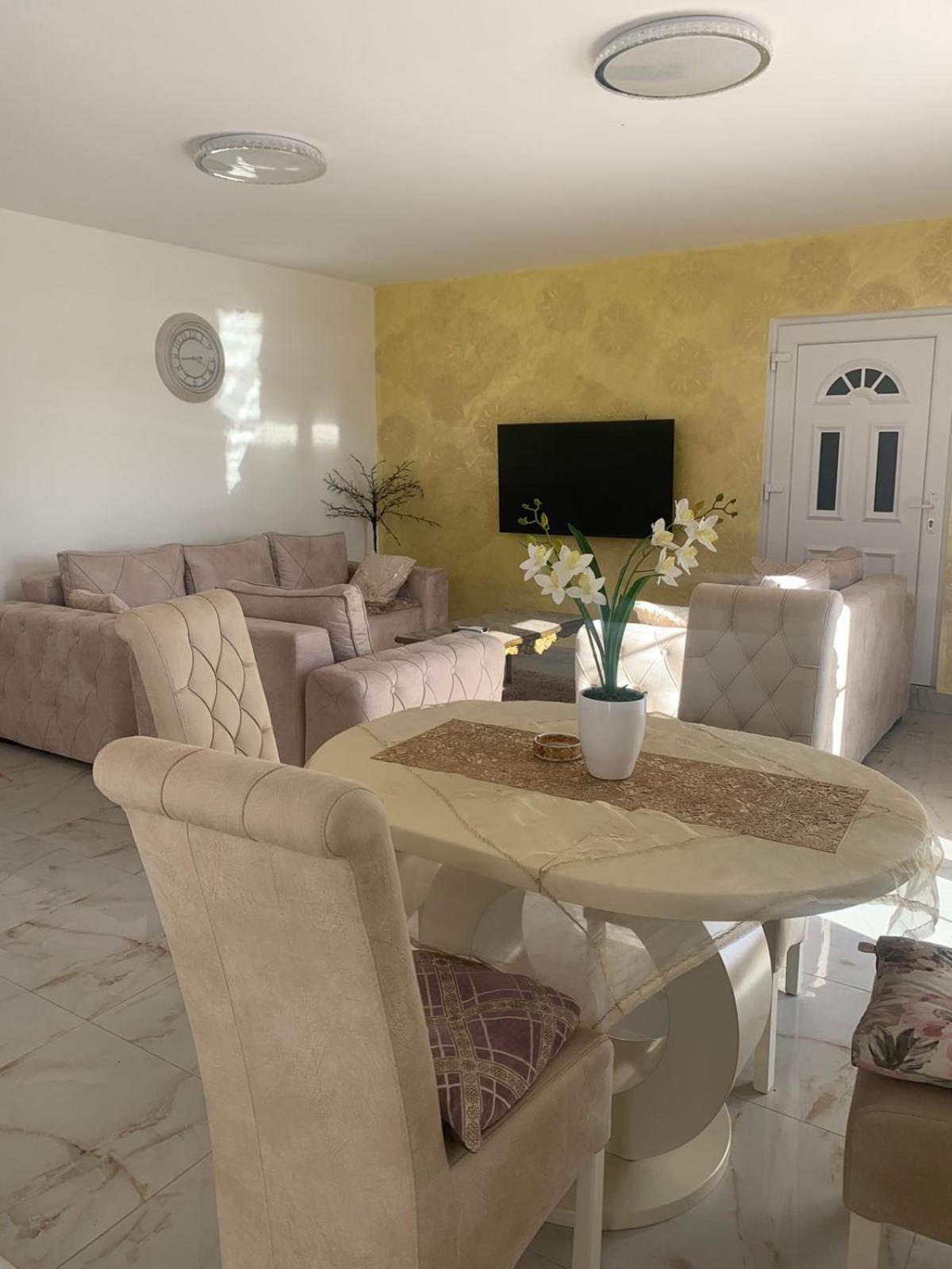 Dina Lux Apartman Jagodina Eksteriør bilde
